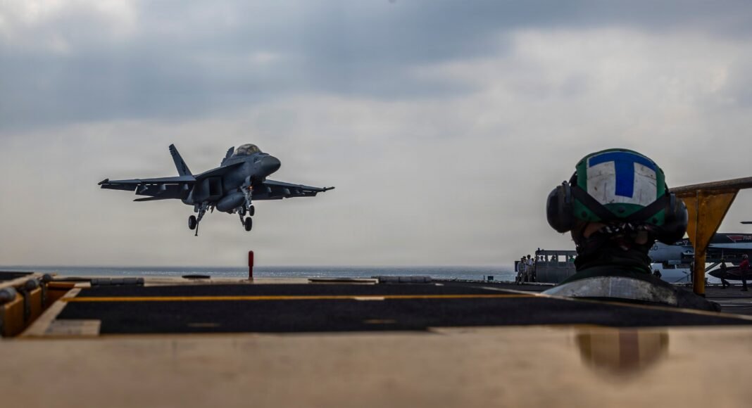 ईरान से तनाव के बीच मध्य पूर्व में अमेरिकी विमानवाहक पोत तैनात